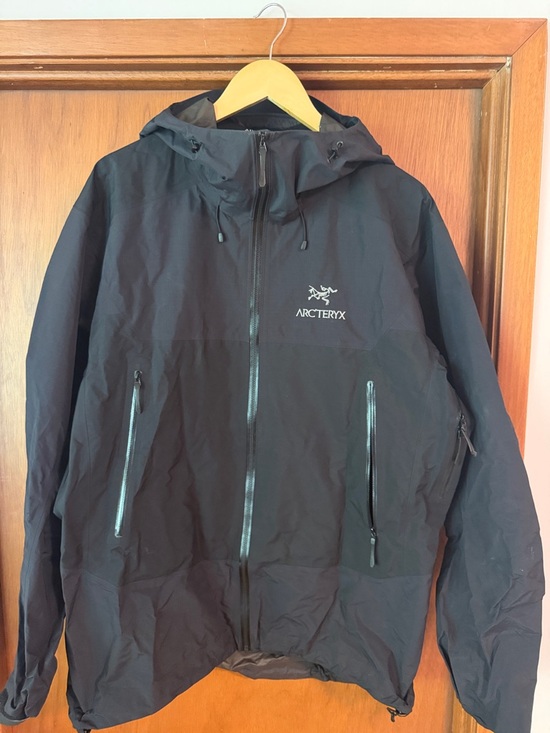 Arc'teryx Other - Arc'teryx Men's Beta LT Hybrid (Half LT half SL) XL